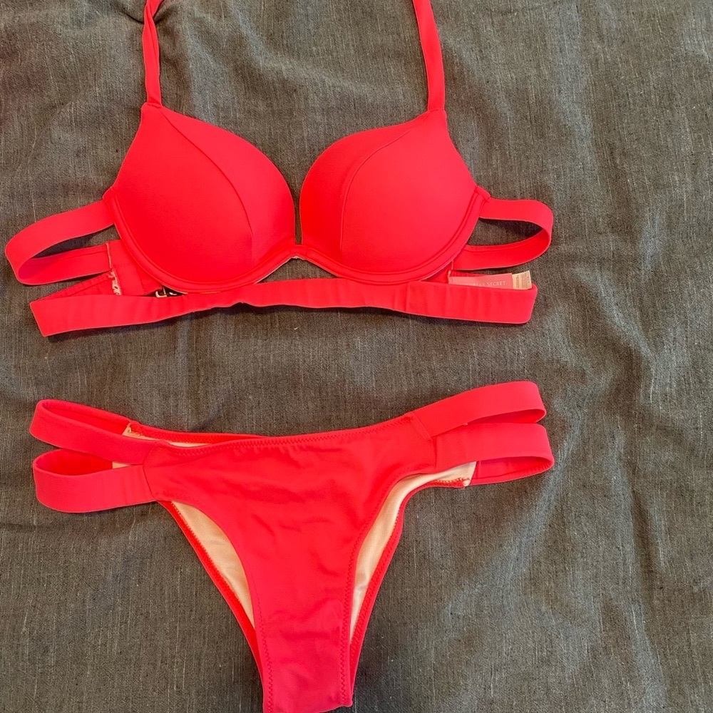 Victoria Secret 2pc push up Swimsuit - small top  and Small bottoms - “the Itsy”